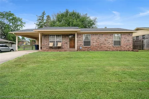 1405 N 26th St, Van Buren, AR 72956