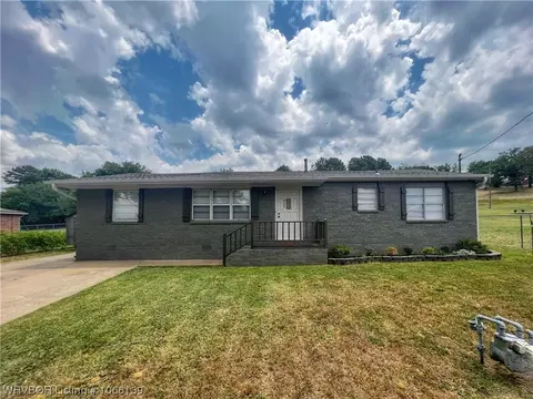 822 Harrell St, Van Buren, AR 72956