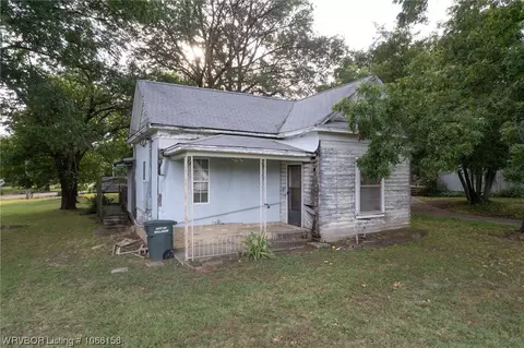 623 S Wheeler Ave, Sallisaw, OK 74955
