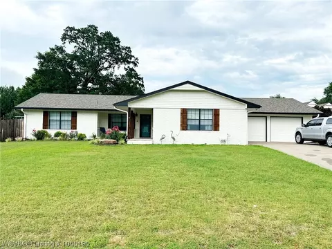 100 N Richardson Ave, Sallisaw, OK 74955
