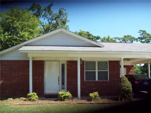 702 Carver St, Ozark, AR 72949
