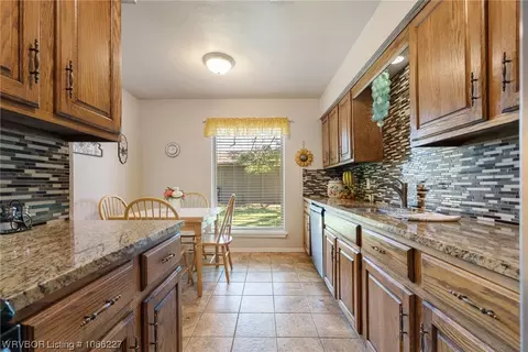 3430 Braeburn Gln, Fort Smith, AR 72908 photo 8