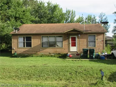820 W 4th St, Booneville, AR 72927
