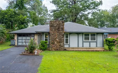 1309 6th Ter, Barling, AR 72923