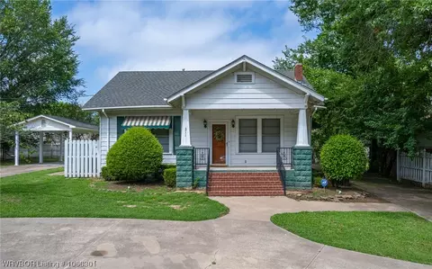 211 N 49th St, Fort Smith, AR 72903
