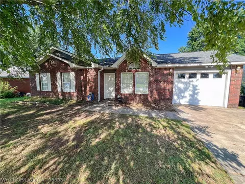 2211 N Hills Blvd, Van Buren, AR 72956