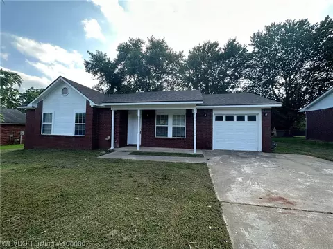 2203 Pebbles Cir, Van Buren, AR 72956