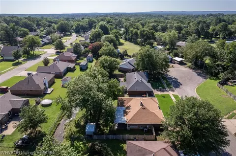 702 I Cir, Barling, AR 72923 photo 41