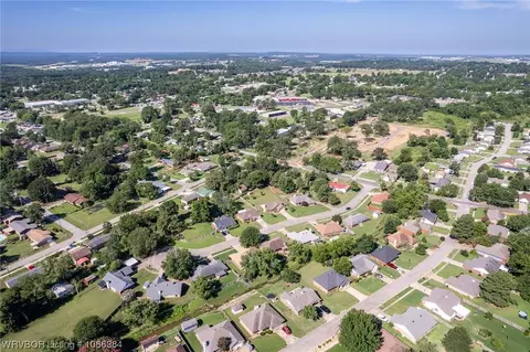 702 I Cir, Barling, AR 72923 photo 45