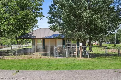 201 Park Ave, Poteau, OK 74953