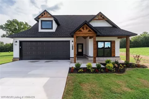 8504 S Camp Trl, Van Buren, AR 72956