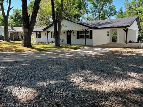 815 Ridge Dr, Sallisaw, OK 74955