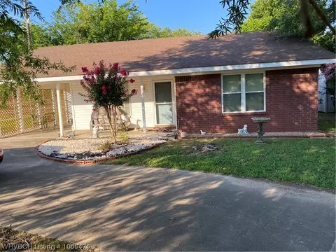 514 W Sequoyah St, Muldrow, OK 74948