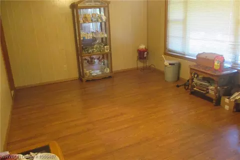 909 N 3rd, Paris, AR 72855 photo 8