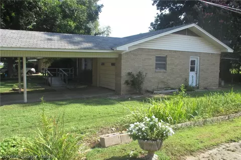 909 N 3rd, Paris, AR 72855 photo 6