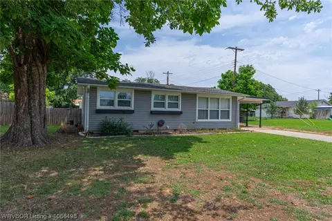 818 Broyles St, Alma, AR 72921