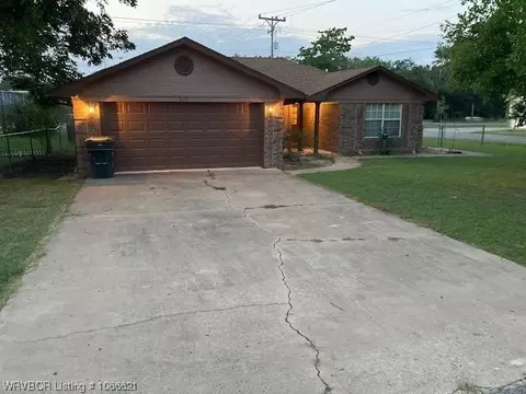827 E Chickasaw Ave, Sallisaw, OK 74955