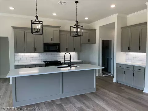 Kitchen - 404 Stoneledge Dr, Lavaca, AR 72941 photo 1 of 5