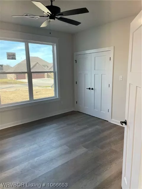 Bedroom - 404 Stoneledge Dr, Lavaca, AR 72941 photo 1 of 1