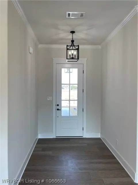 Entry Way - 404 Stoneledge Dr, Lavaca, AR 72941 photo 1 of 1