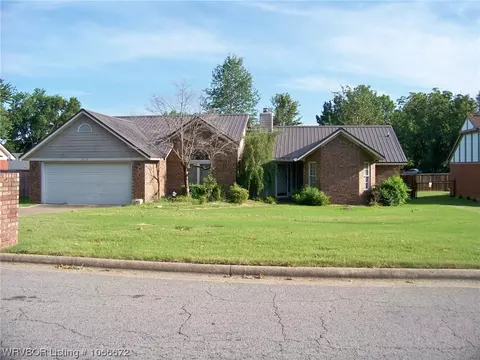 9108 Rosewood Dr, Fort Smith, AR 72903