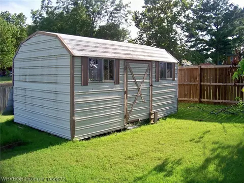 9108 Rosewood Dr, Fort Smith, AR 72903 photo 3