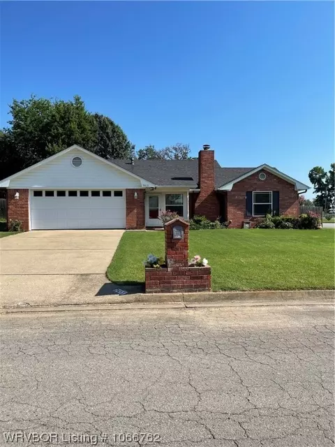 2413 Amy Ln, Van Buren, AR 72956