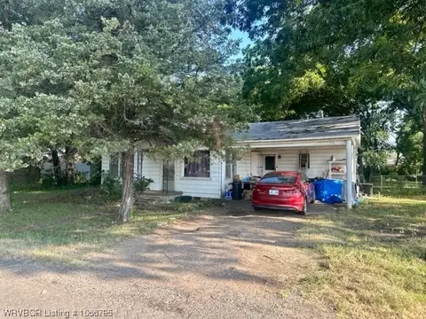 112 Walnut St, Panama, OK 74951