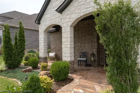 7200 Forest Canyon Dr, Fort Smith, AR 72916