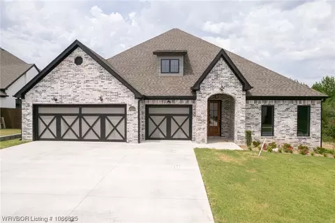 9010 Shirecrest Dr, Fort Smith, AR 72916