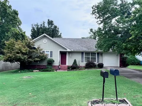 508 Bear Track Dr, Van Buren, AR 72956
