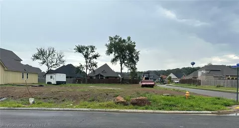 7011 Stonebrook Dr, Fort Smith, AR 72916