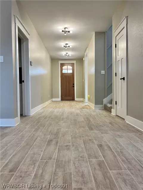 Entry Way - 1907 Ebbing Loop, Barling, AR 72923 photo 3 of 7