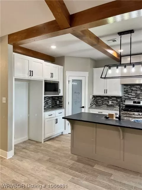 Kitchen - 1907 Ebbing Loop, Barling, AR 72923 photo 4 of 4