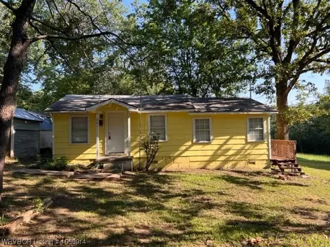 803 Mills Ave, Poteau, OK 74953