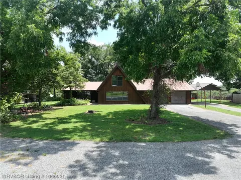 604 Bayless, Wister, OK 74966