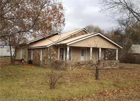 826 E 5th St, Waldron, AR 72958 photo 1