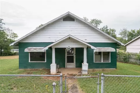 725 Choctaw St, Arkoma, OK 74901