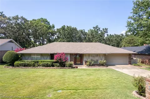 8017 Dover Cir, Fort Smith, AR 72903