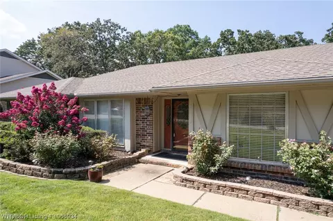 8017 Dover Cir, Fort Smith, AR 72903 photo 2