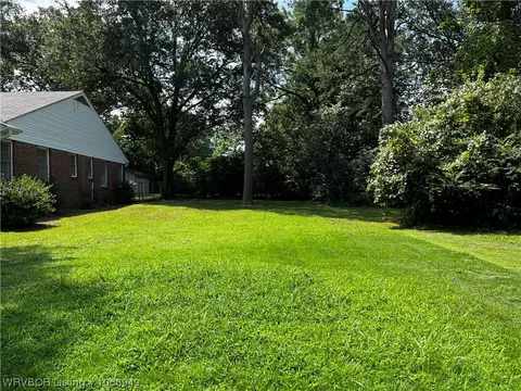 Exterior - 447 W 4th St, Waldron, AR 72958 photo 9 of 14