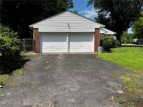 Exterior - 447 W 4th St, Waldron, AR 72958 photo 4 of 14