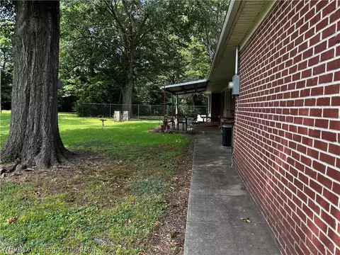 Exterior - 447 W 4th St, Waldron, AR 72958 photo 5 of 14