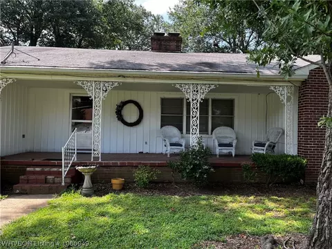 Exterior - 447 W 4th St, Waldron, AR 72958 photo 8 of 14