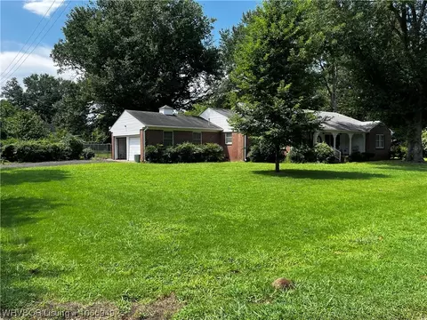 Exterior - 447 W 4th St, Waldron, AR 72958 photo 2 of 14