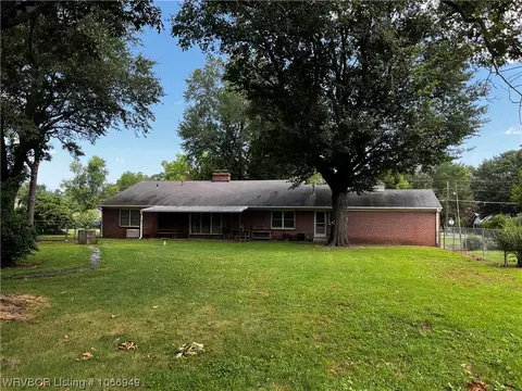 Exterior - 447 W 4th St, Waldron, AR 72958 photo 14 of 14