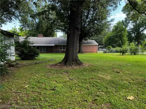 Exterior - 447 W 4th St, Waldron, AR 72958 photo 13 of 14