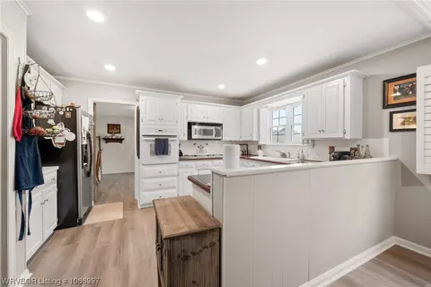 Kitchen - 7815 Horan Dr, Fort Smith, AR 72903 photo 2 of 6