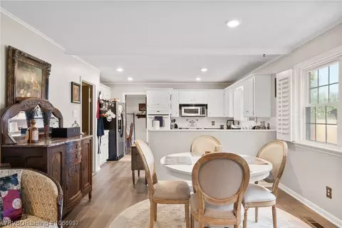 Dining - 7815 Horan Dr, Fort Smith, AR 72903 photo 2 of 4