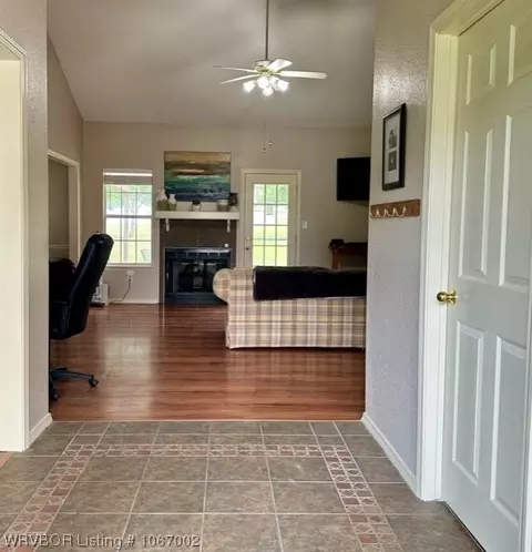 6815 Blackjack Dr, Fort Smith, AR 72916 photo 2
